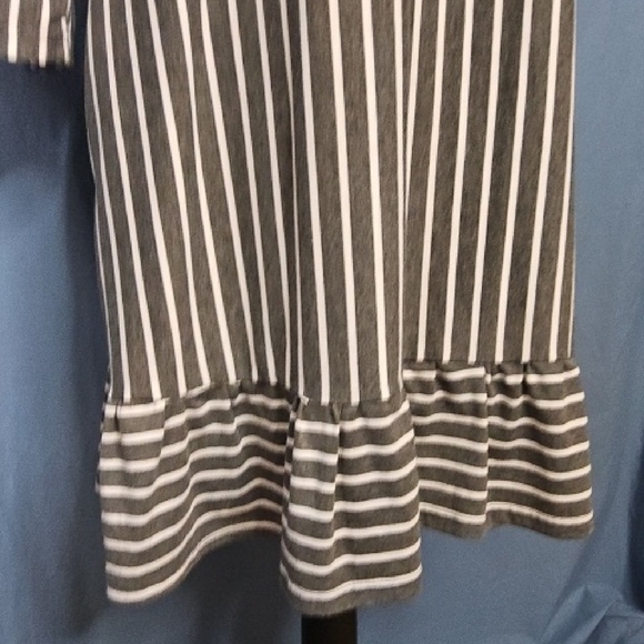 Suzanne Betro White and Gray Ruffled Tiered Mini Dress(B4) - Picture 4 of 6